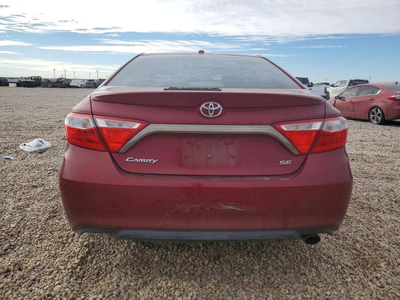 2015 TOYOTA CAMRY LE photo 6