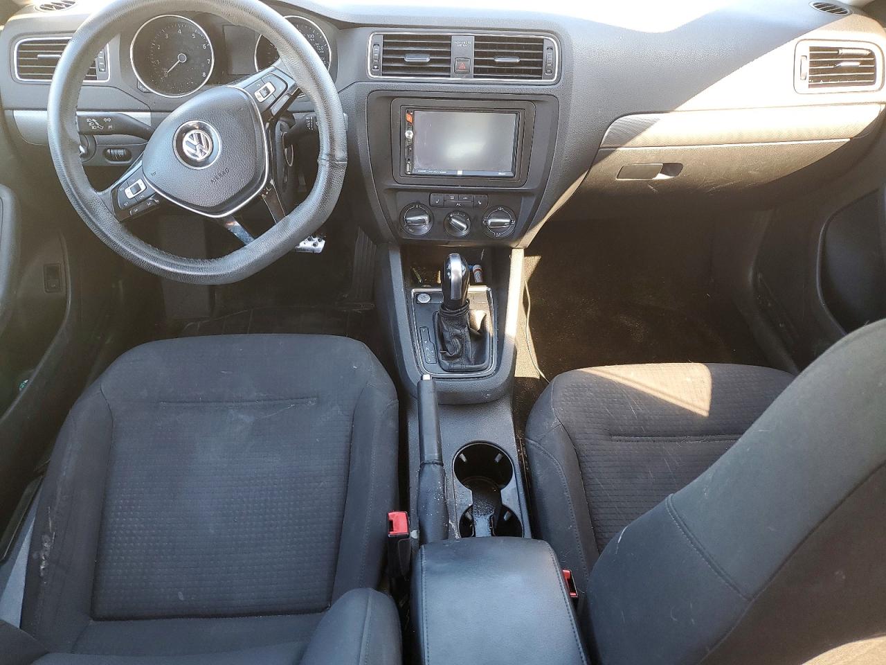2015 VOLKSWAGEN JETTA SE photo 15