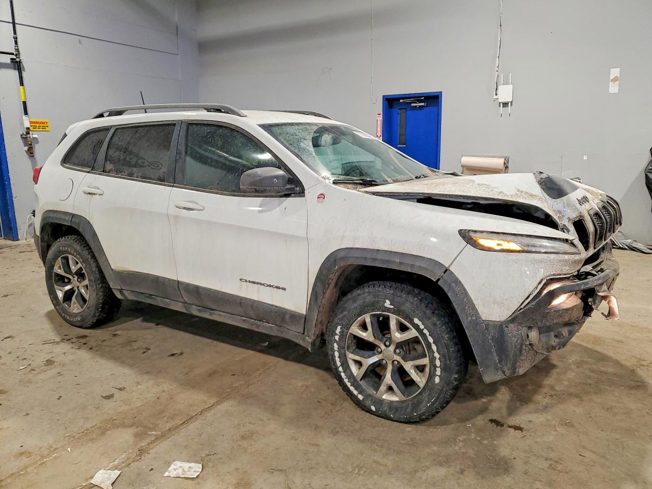 2016 JEEP CHEROKEE TRAILHAWK photo 4