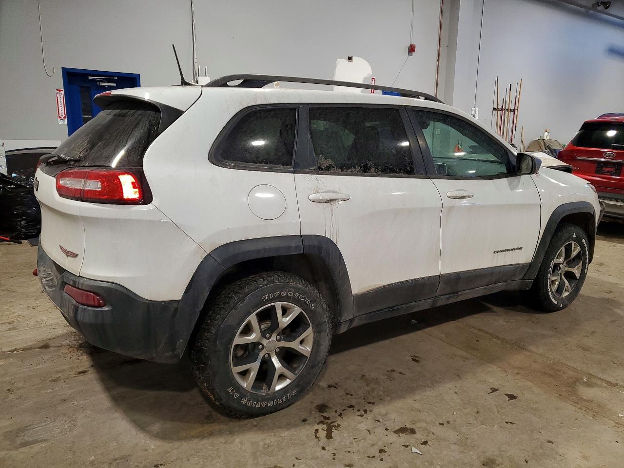 2016 JEEP CHEROKEE TRAILHAWK photo 3