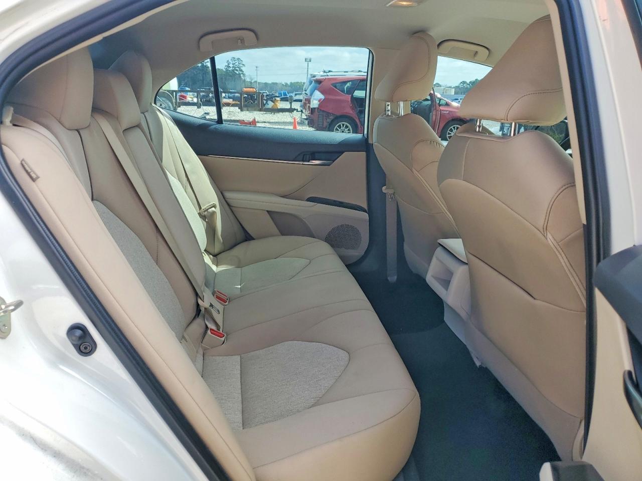 2020 TOYOTA CAMRY LE photo 19