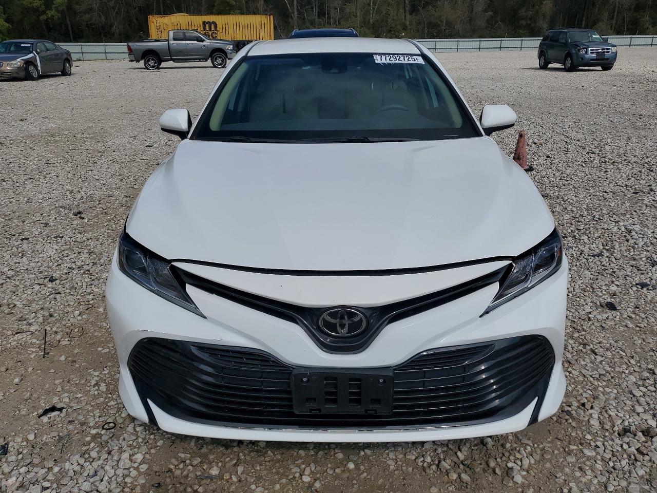 2020 TOYOTA CAMRY LE photo 9