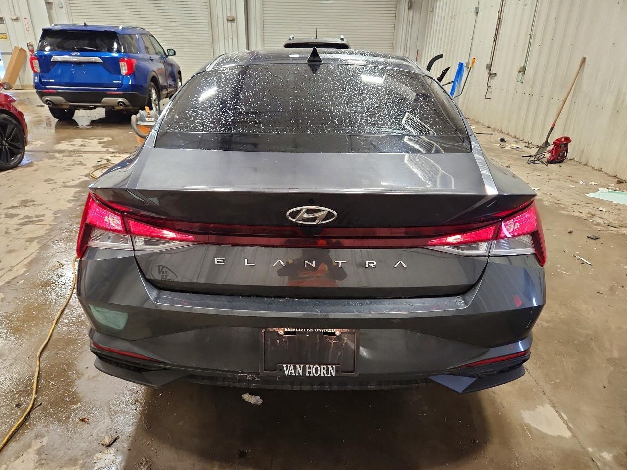 2021 HYUNDAI ELANTRA SEL photo 11