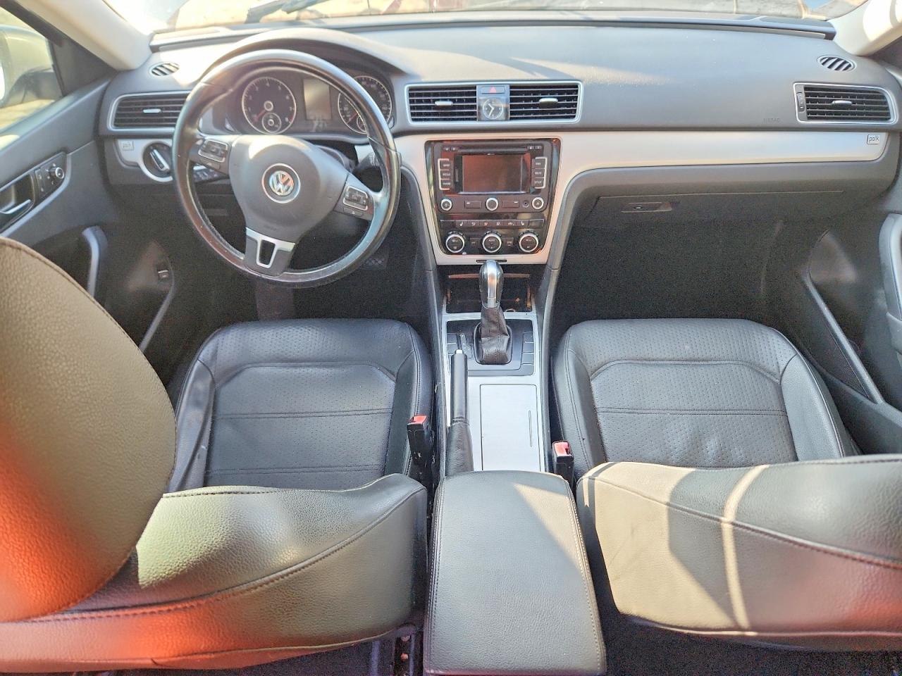 2012 VOLKSWAGEN PASSAT SE photo 15