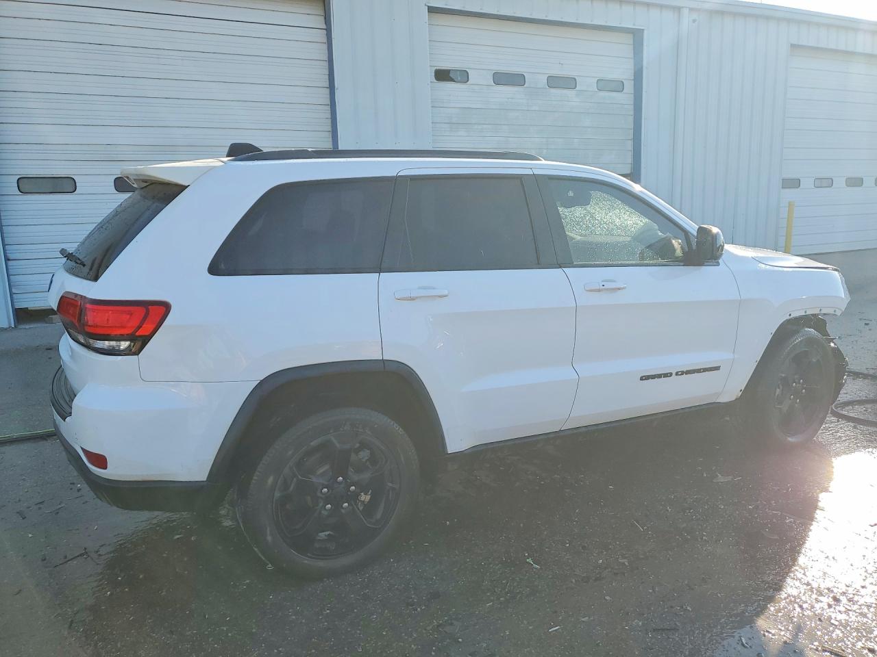 2019 JEEP GRAND CHEROKEE LAREDO photo 5