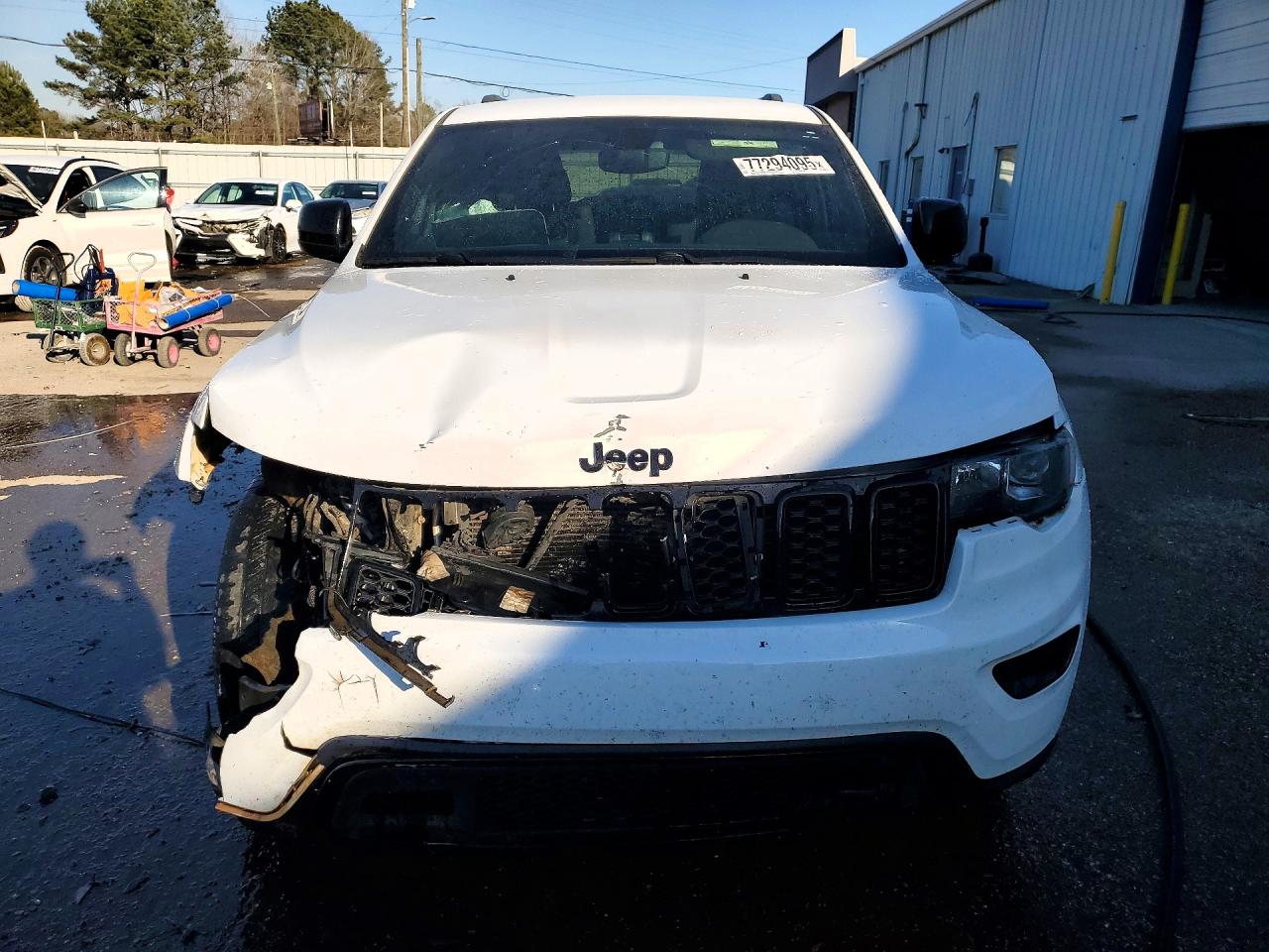 2019 JEEP GRAND CHEROKEE LAREDO photo 9