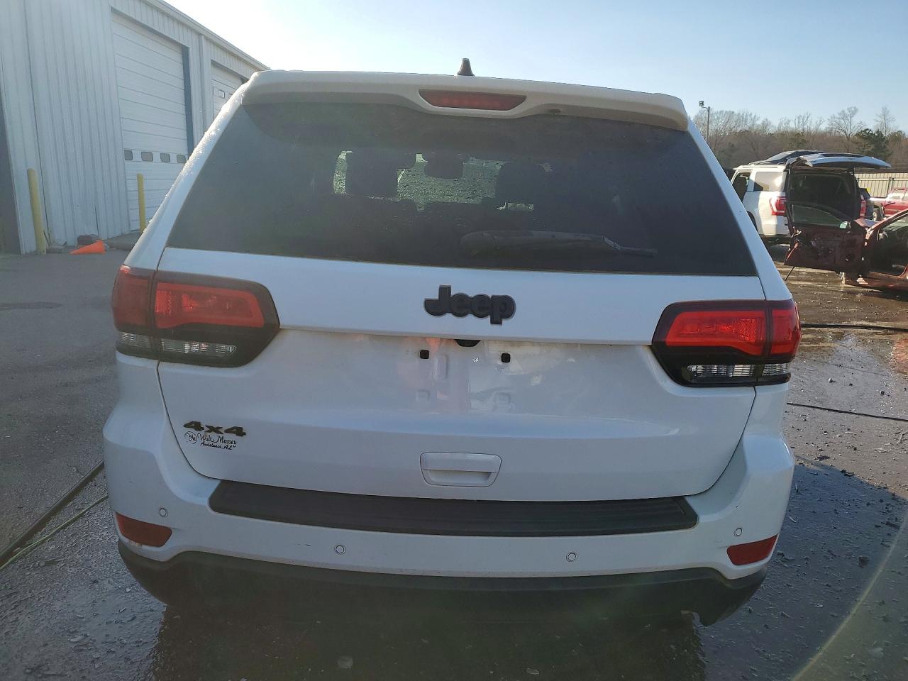 2019 JEEP GRAND CHEROKEE LAREDO photo 11