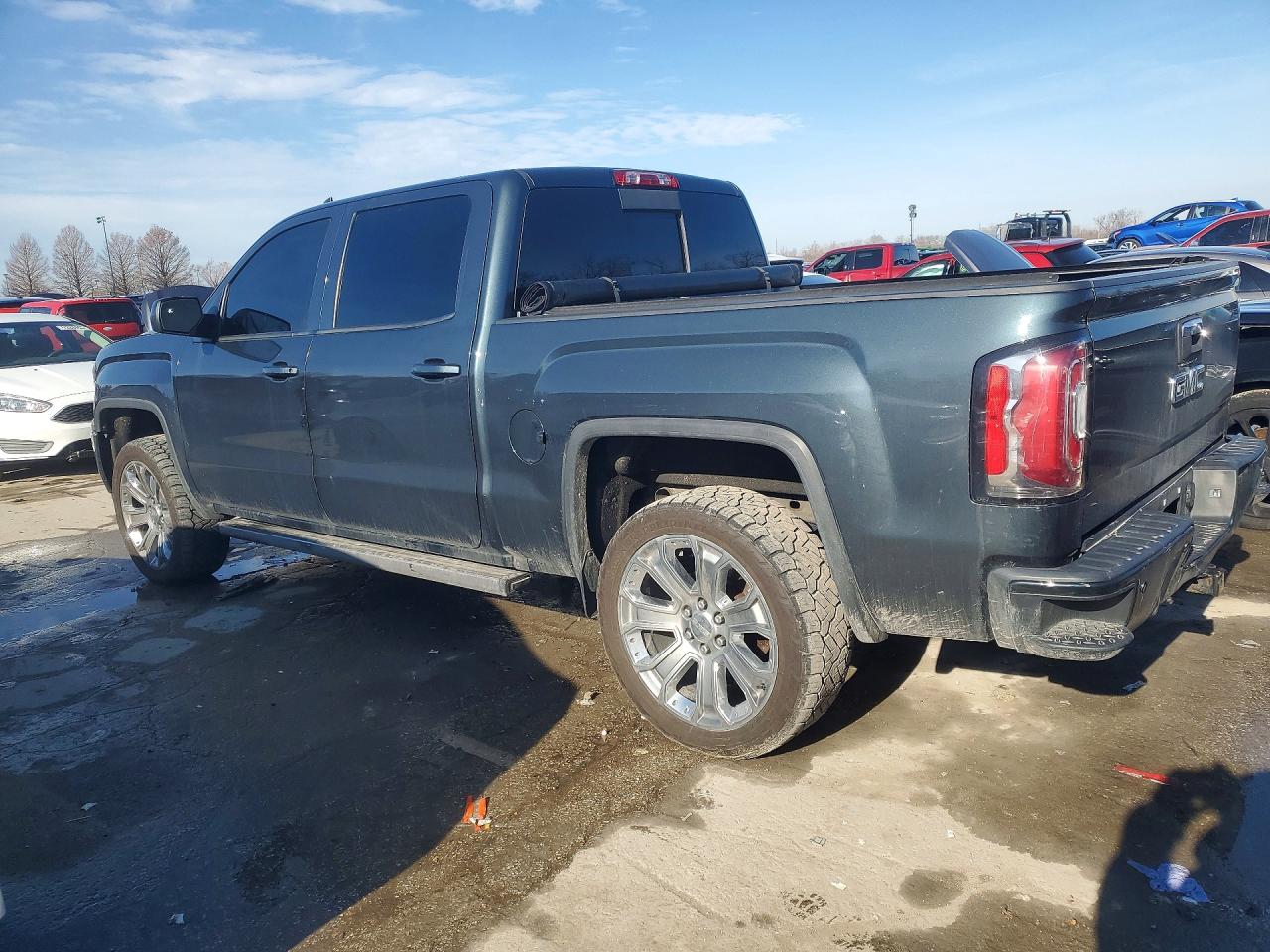 2017 GMC SIERRA K1500 DENALI photo 3
