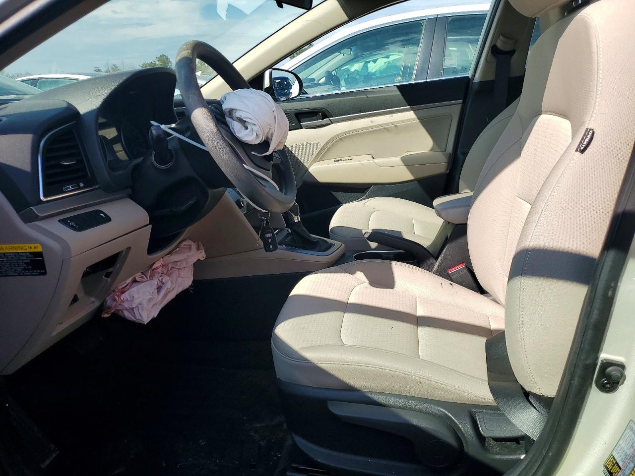 2017 HYUNDAI ELANTRA SE photo 7