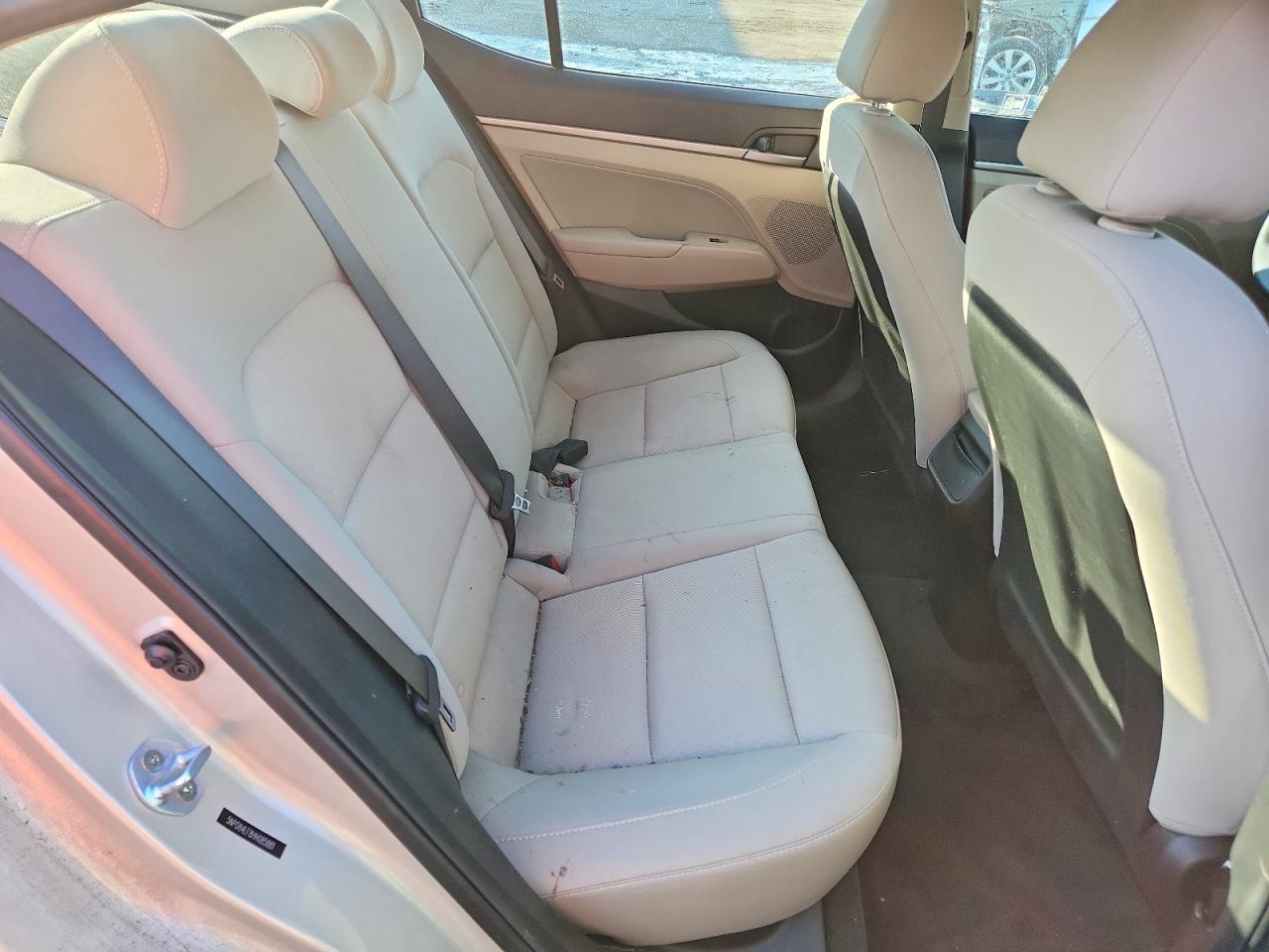 2017 HYUNDAI ELANTRA SE photo 10