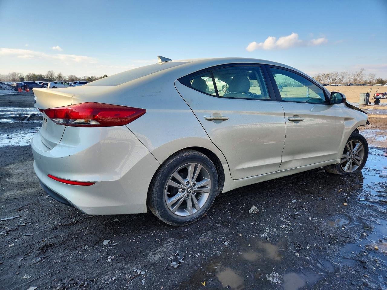 2017 HYUNDAI ELANTRA SE photo 3