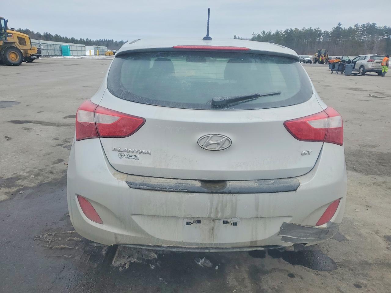 2016 HYUNDAI ELANTRA GT BASE photo 11