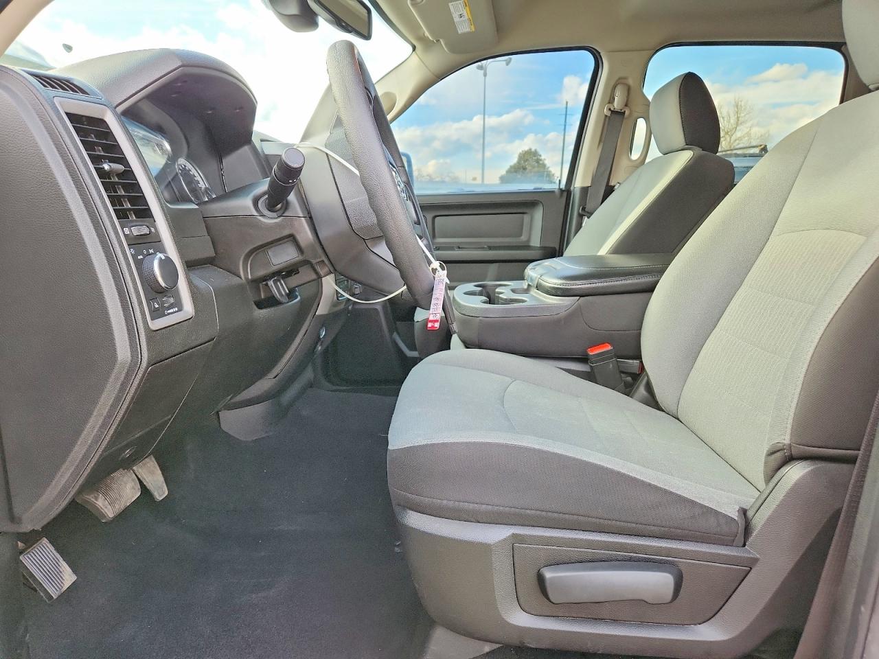 2023 RAM 1500 CLASSIC TRADESMAN photo 13