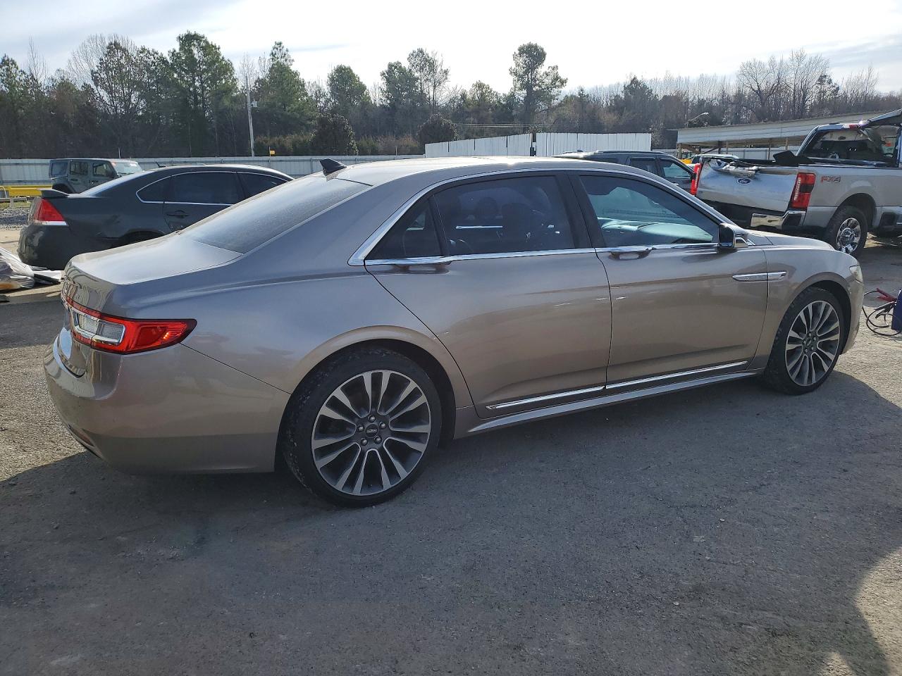 2018 LINCOLN CONTINENTAL SELECT photo 3