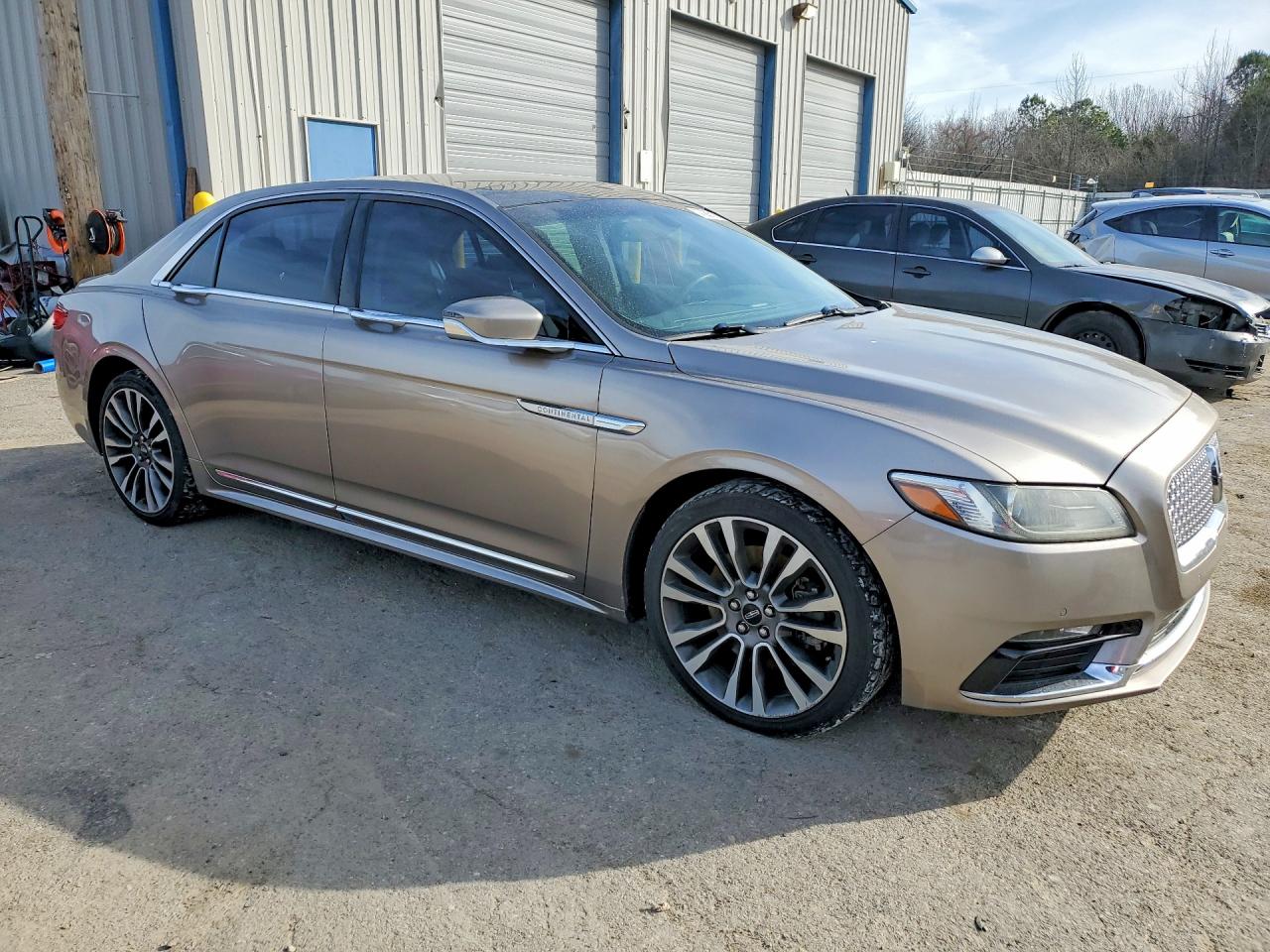 2018 LINCOLN CONTINENTAL SELECT photo 4