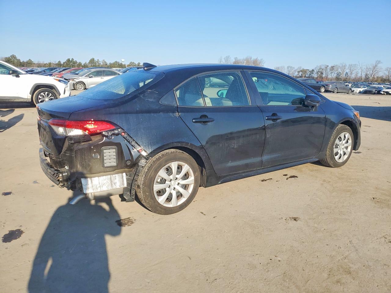 2024 TOYOTA COROLLA LE photo 3