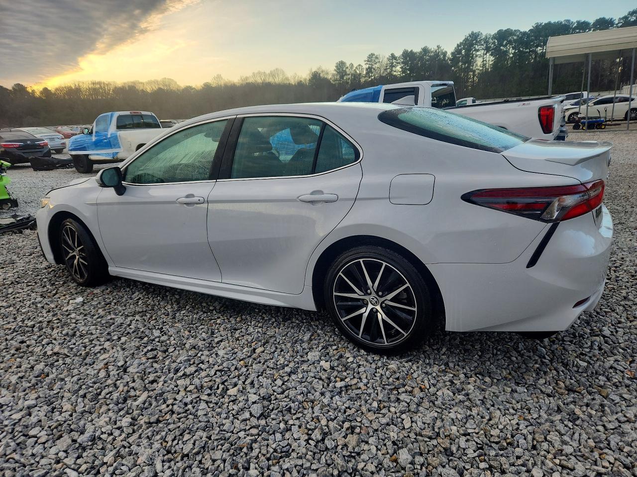 2024 TOYOTA CAMRY SE photo 2