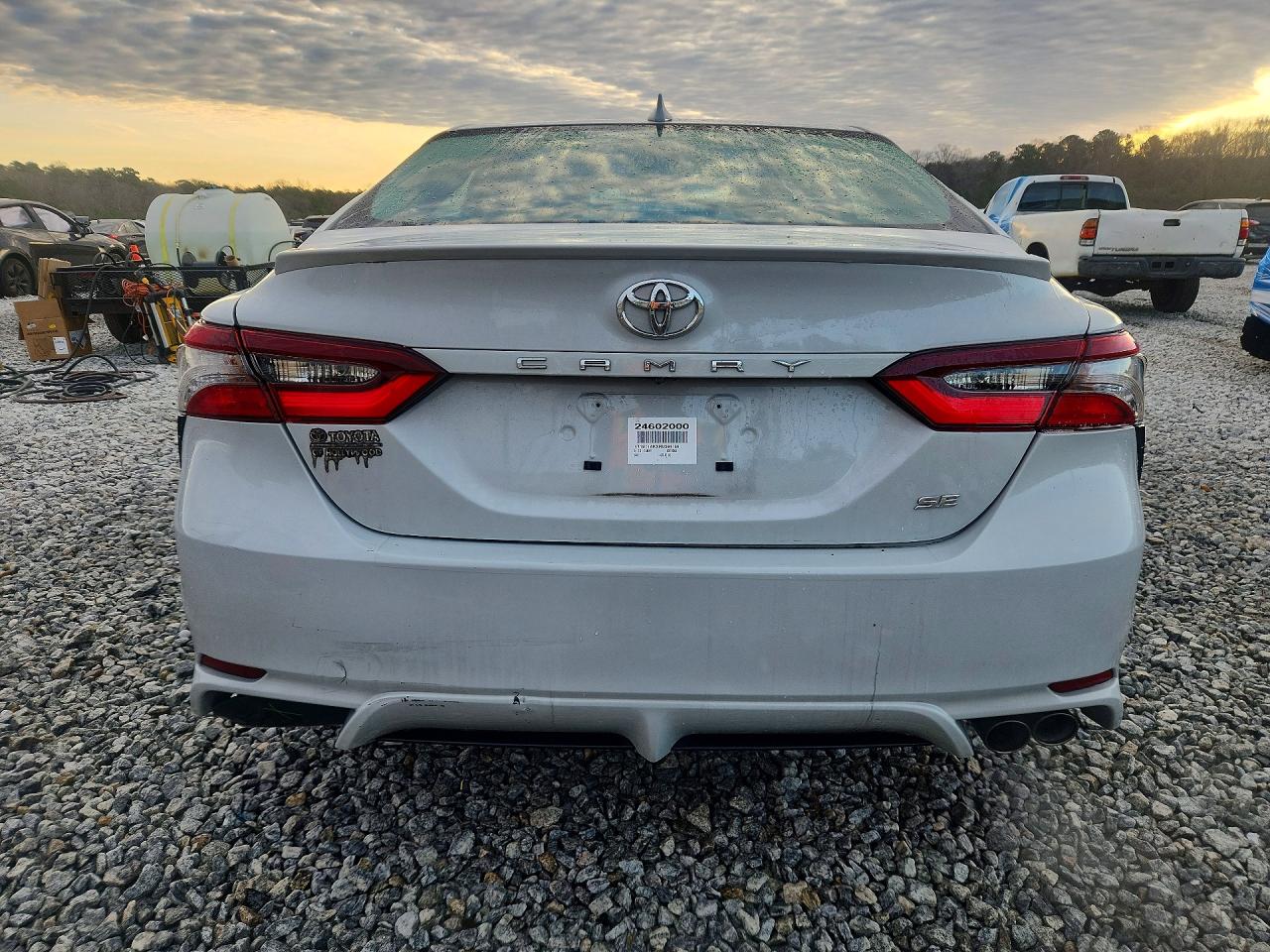 2024 TOYOTA CAMRY SE photo 6