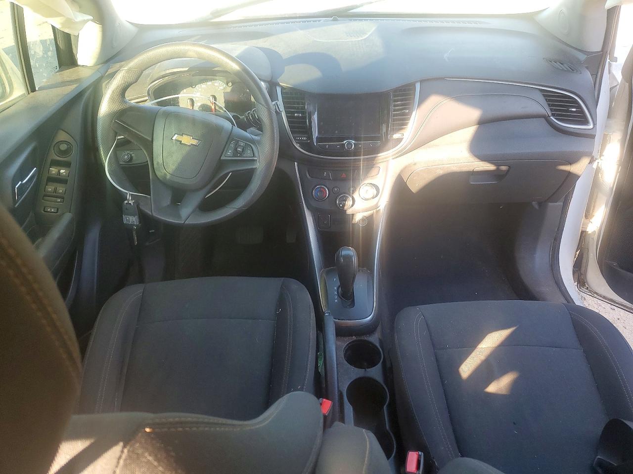 2017 CHEVROLET TRAX LS photo 22