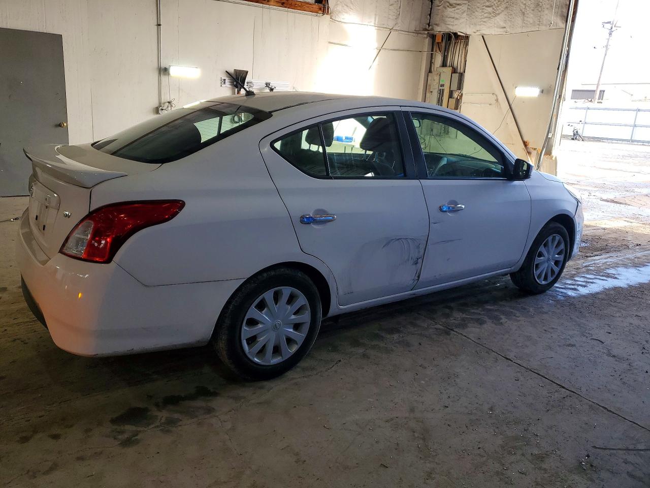 2018 NISSAN VERSA S photo 7