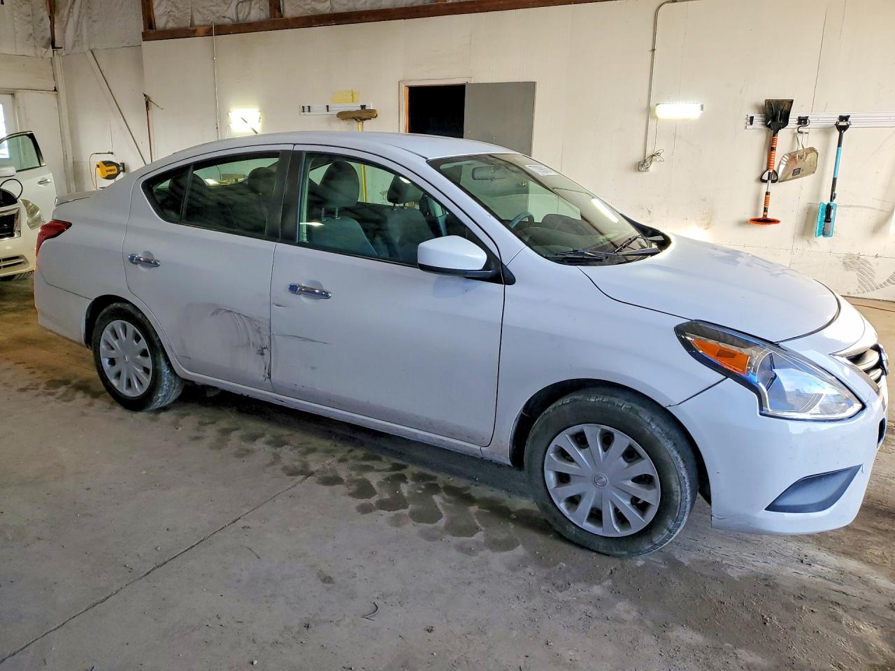 2018 NISSAN VERSA S photo 10