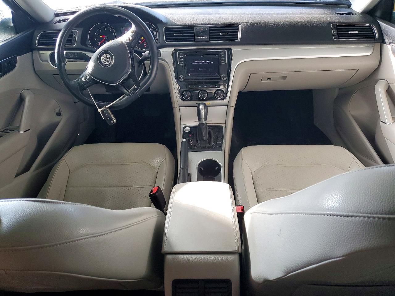 2019 VOLKSWAGEN PASSAT WOLFSBURG photo 8