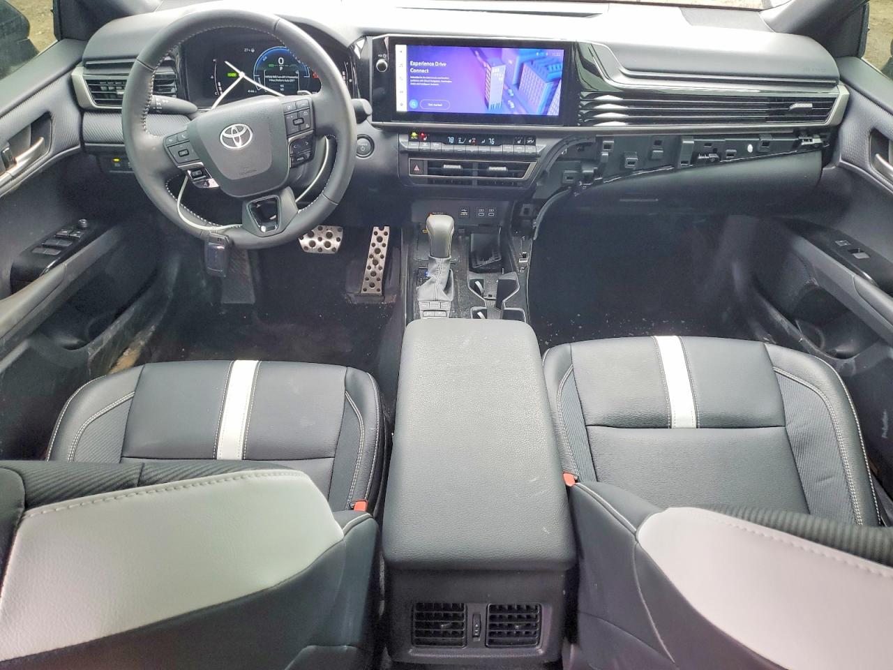 2025 TOYOTA CAMRY photo 8