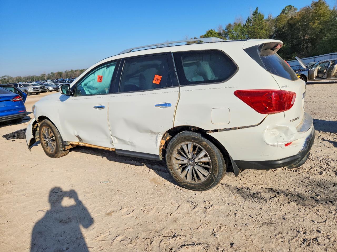 2017 NISSAN PATHFINDER S photo 2