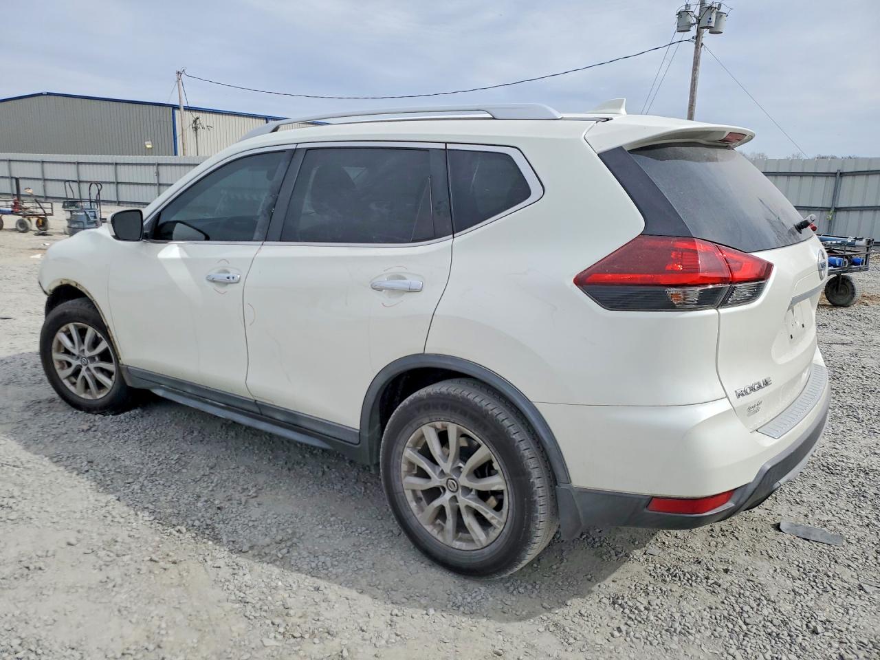 2018 NISSAN ROGUE S photo 2
