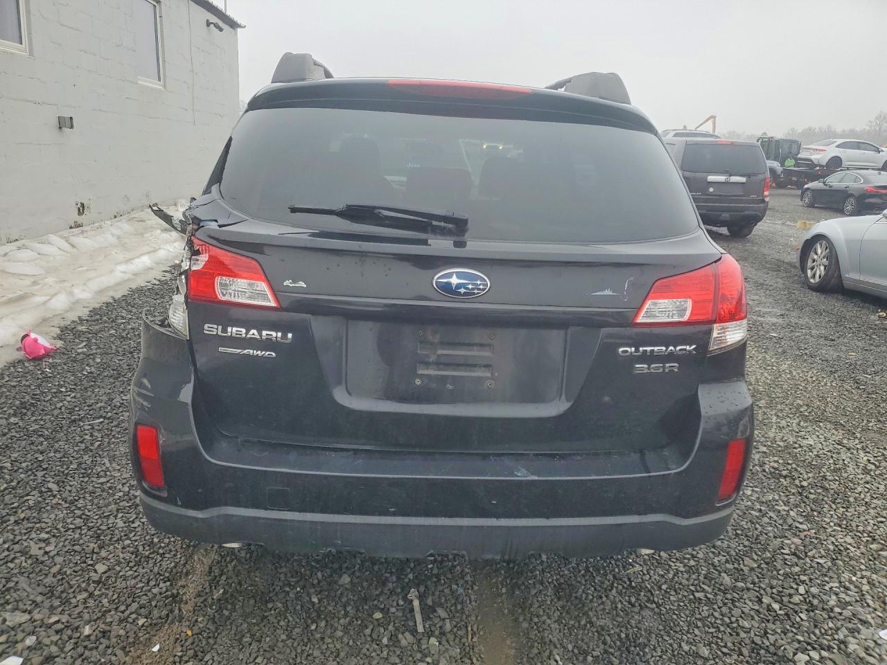 2010 SUBARU OUTBACK 3.6R LIMITED photo 6