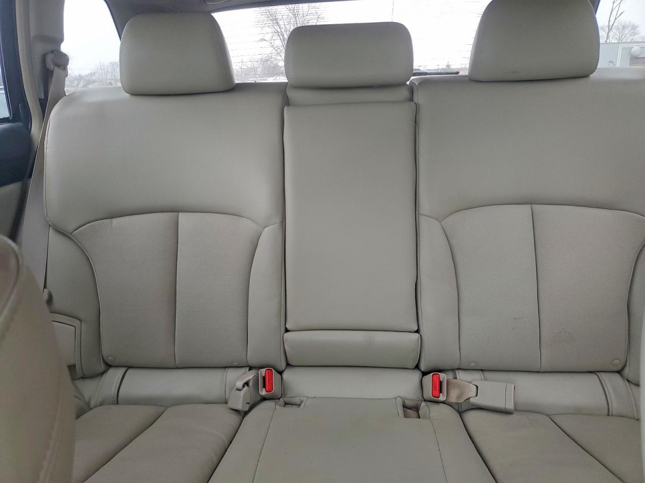2010 SUBARU OUTBACK 3.6R LIMITED photo 10