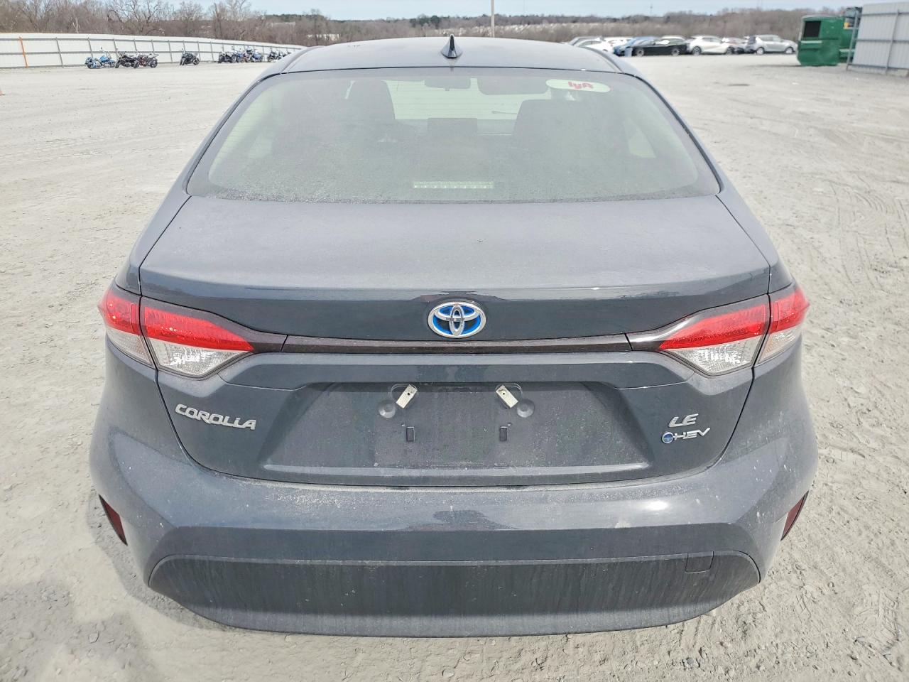 2025 TOYOTA COROLLA LE photo 6