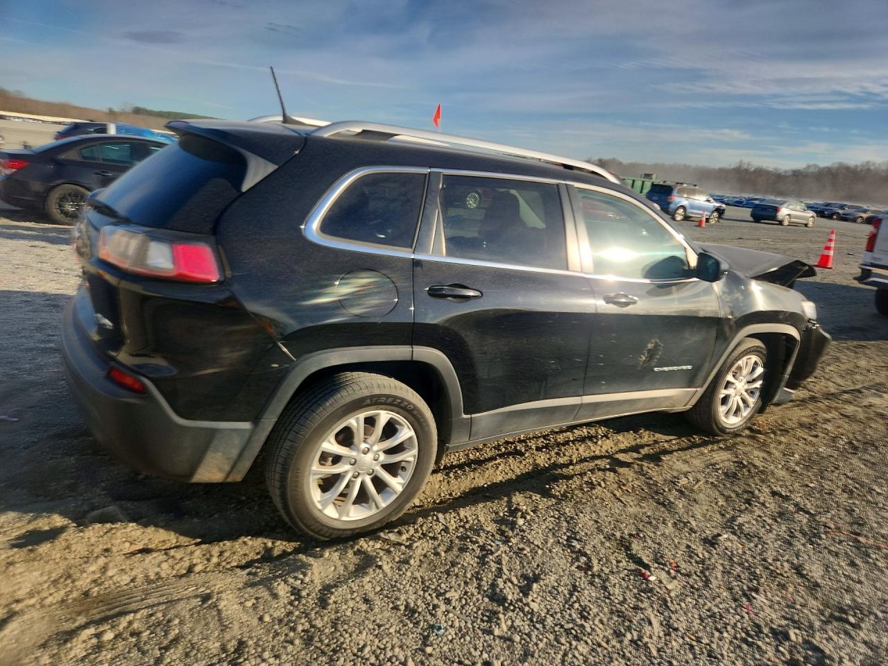 2019 JEEP CHEROKEE photo 7