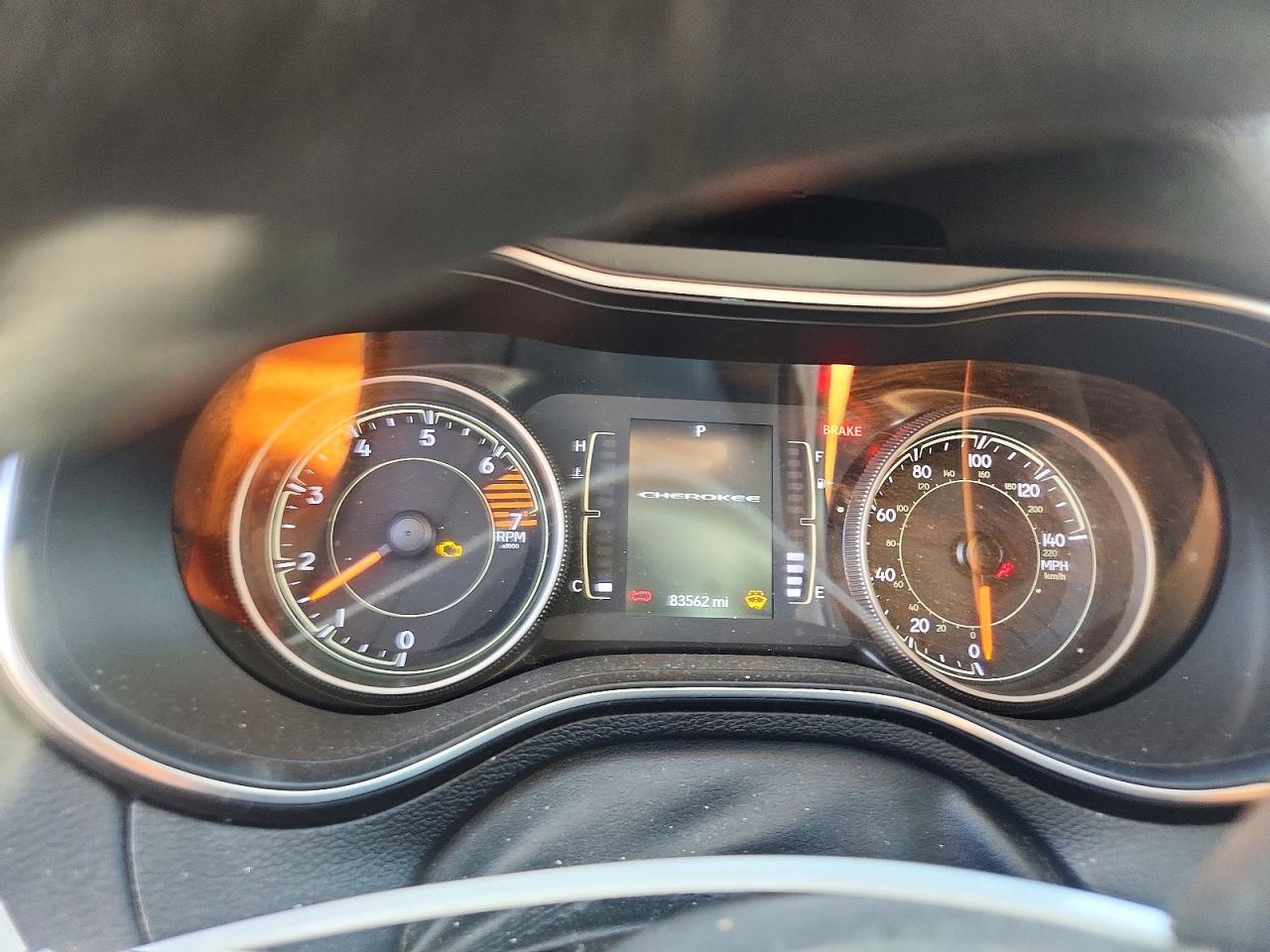 2019 JEEP CHEROKEE photo 25