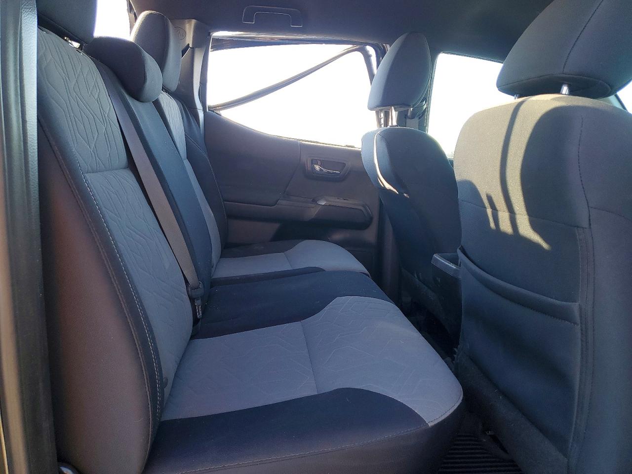 2021 TOYOTA TACOMA TRD OFF-ROAD photo 19