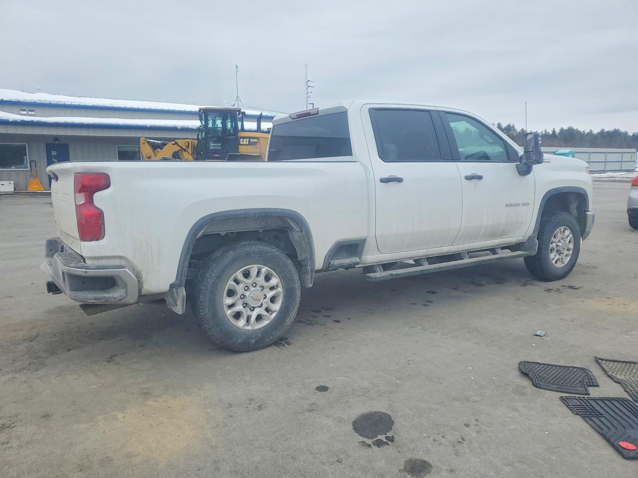 2025 CHEVROLET SILVERADO K3500 photo 3