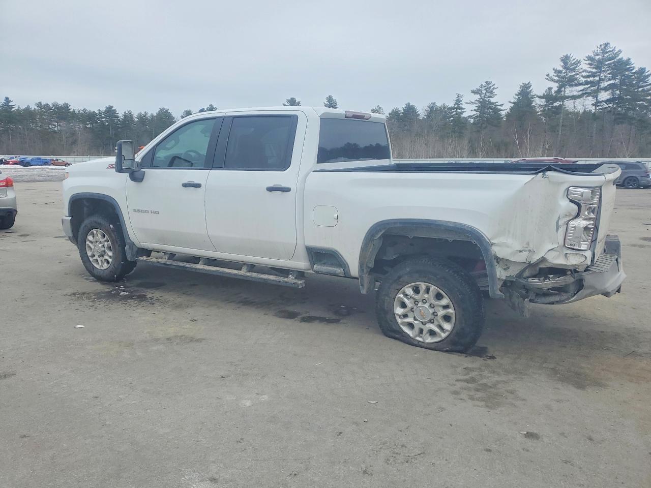 2025 CHEVROLET SILVERADO K3500 photo 2
