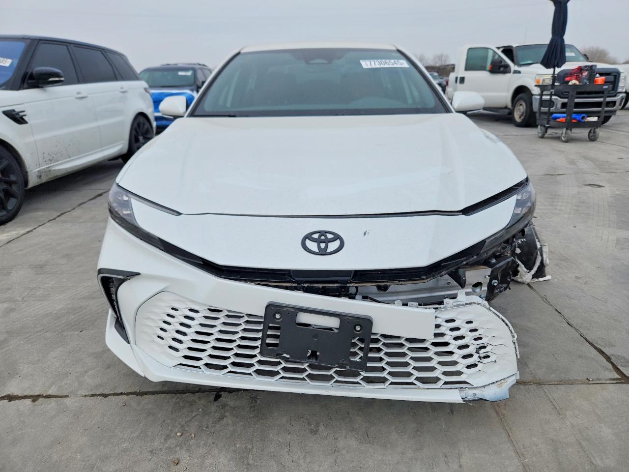 2025 TOYOTA CAMRY XSE photo 9