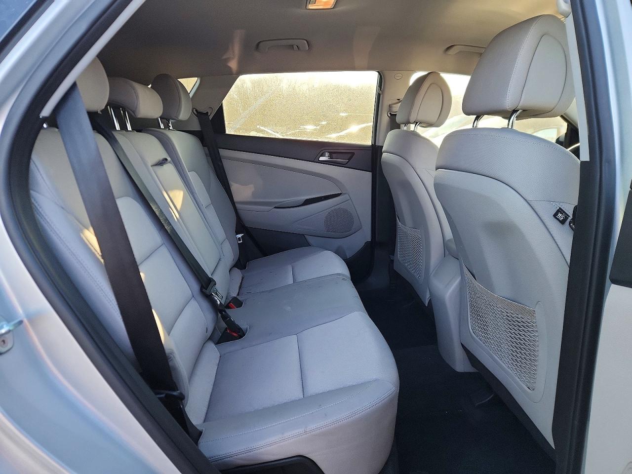2018 HYUNDAI TUCSON SE photo 19