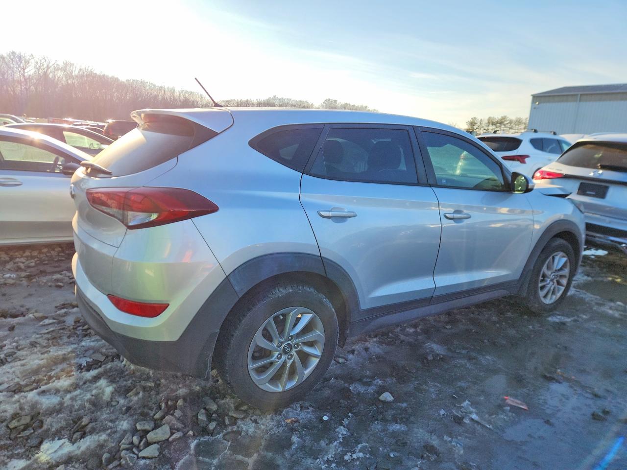 2018 HYUNDAI TUCSON SE photo 5