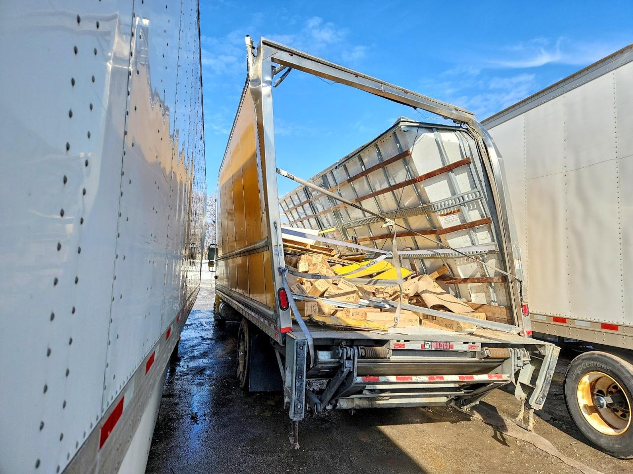 2019 INTERNATIONAL MA025 BOX TRUCK photo 3