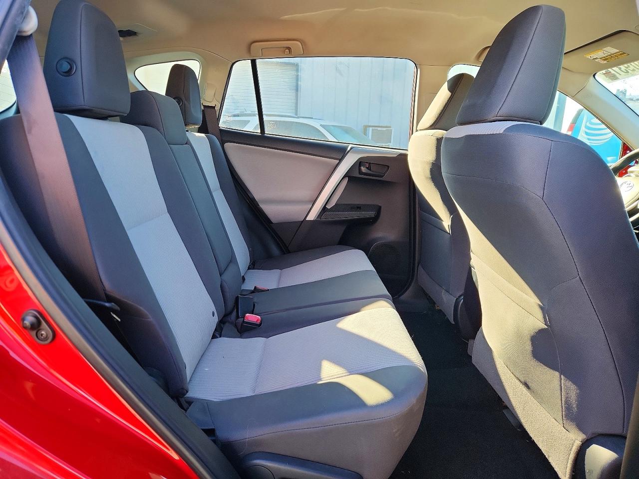 2015 TOYOTA RAV4 LE photo 21