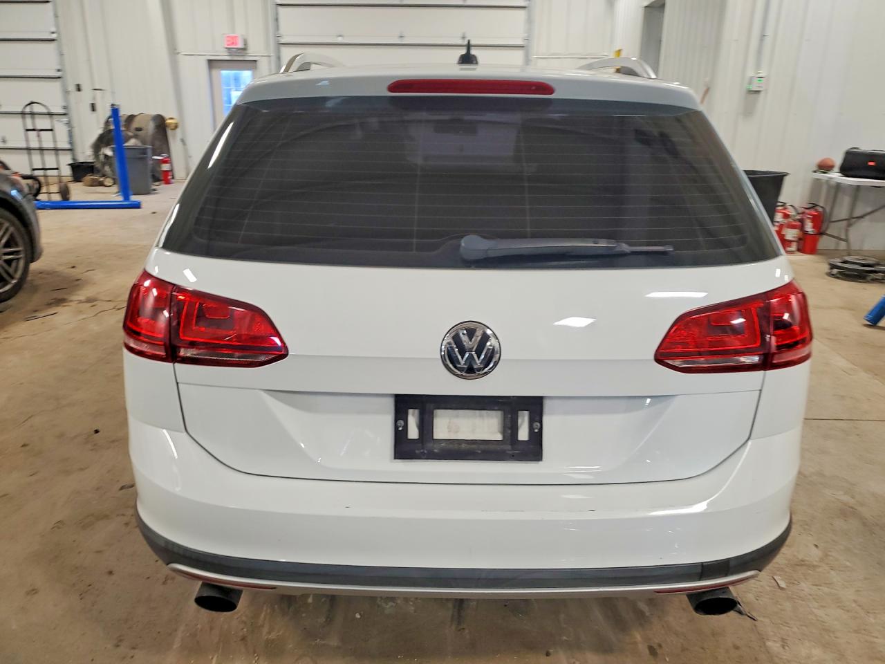 2017 VOLKSWAGEN GOLF ALLTRACK S photo 11