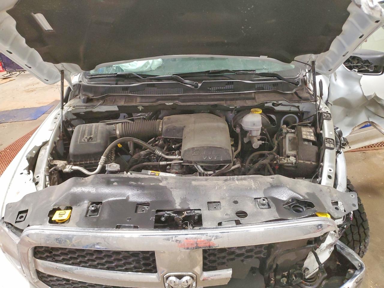 2023 RAM 1500 CLASSIC SLT photo 31