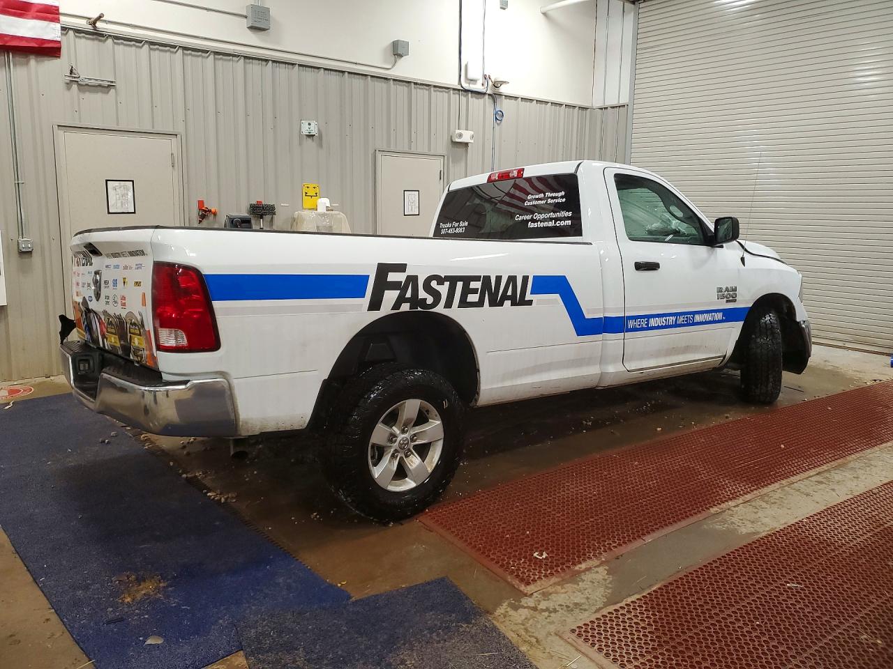 2023 RAM 1500 CLASSIC SLT photo 7