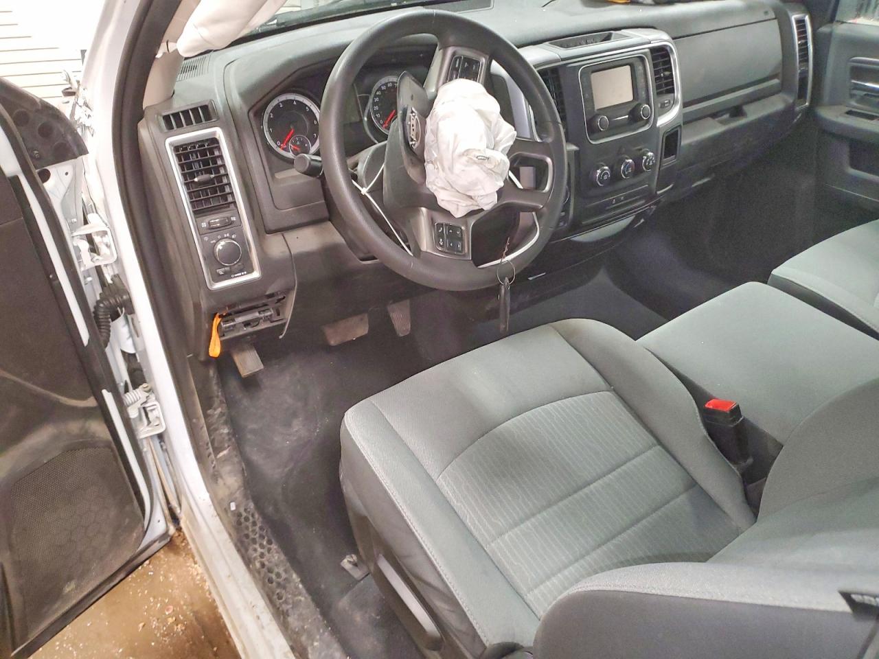 2023 RAM 1500 CLASSIC SLT photo 22