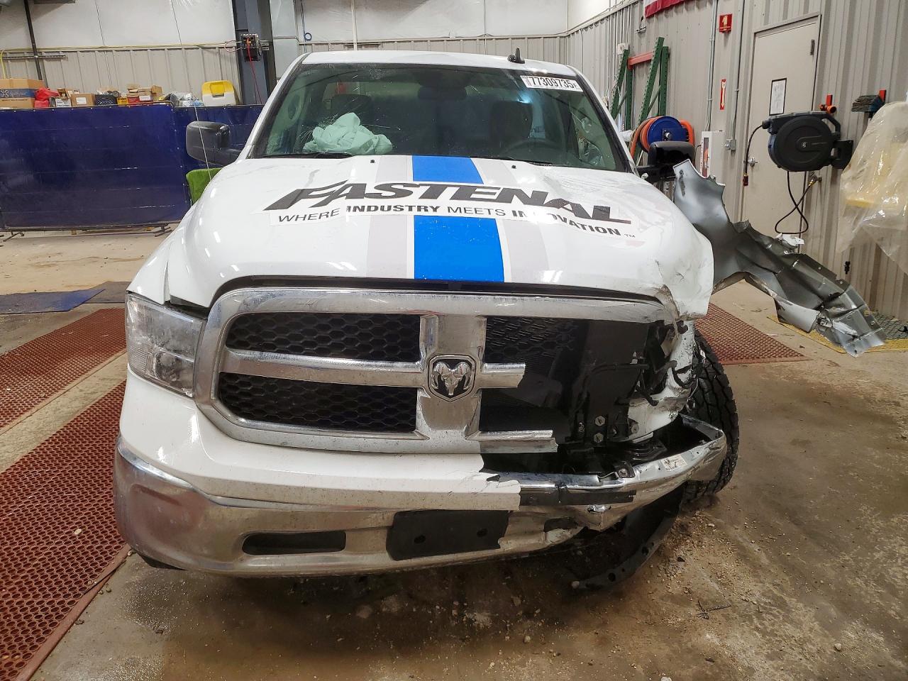 2023 RAM 1500 CLASSIC SLT photo 13