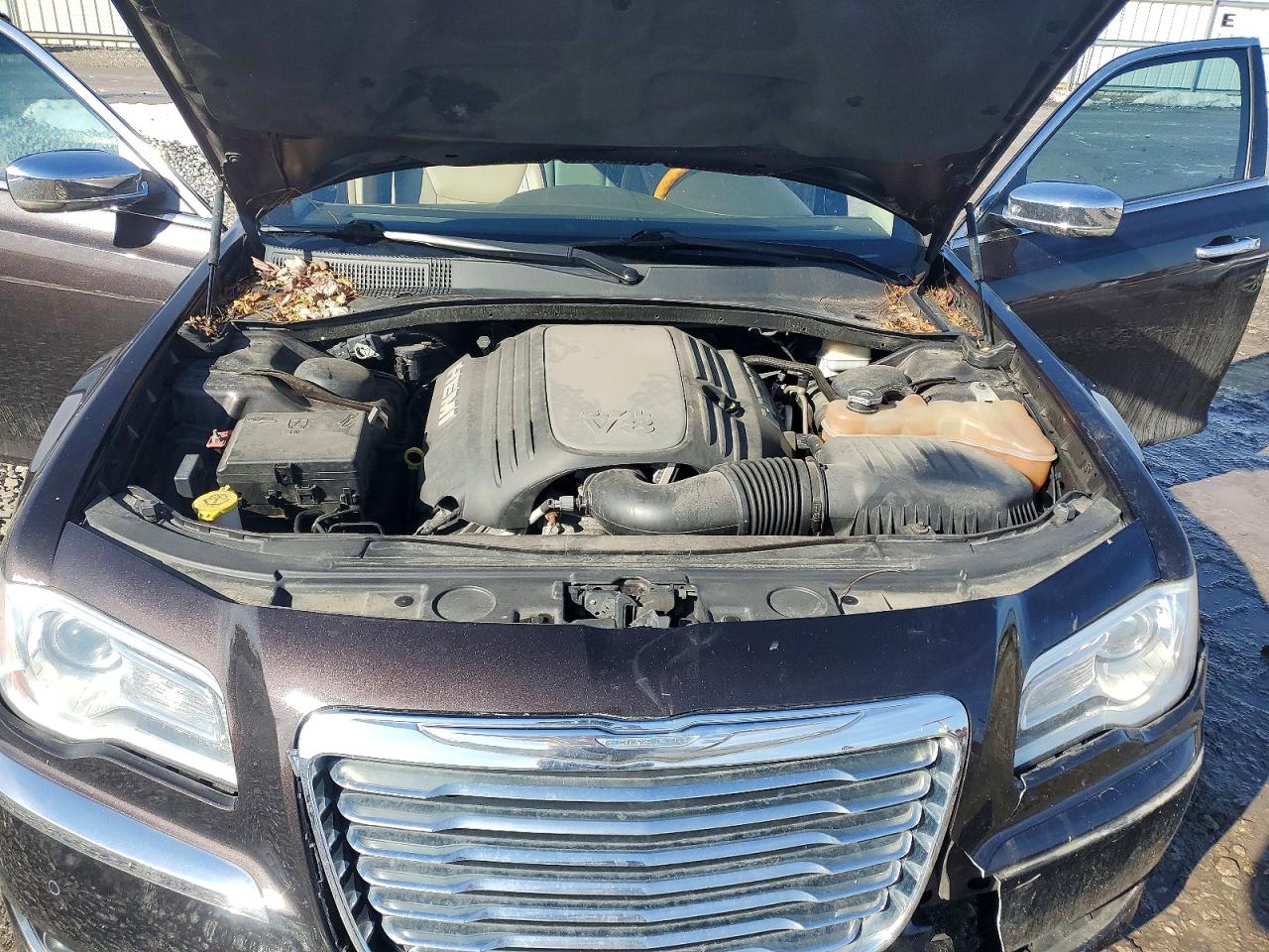 2012 CHRYSLER 300C photo 21