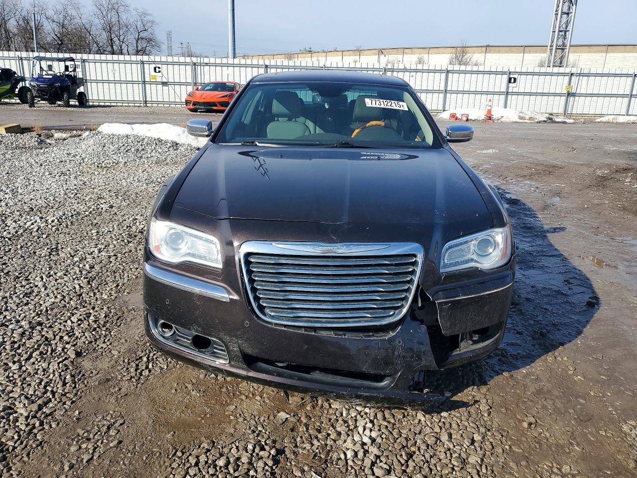 2012 CHRYSLER 300C photo 9