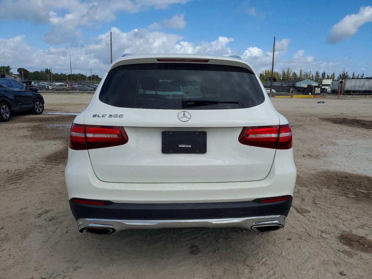 2018 MERCEDES-BENZ GLC 300 photo 11